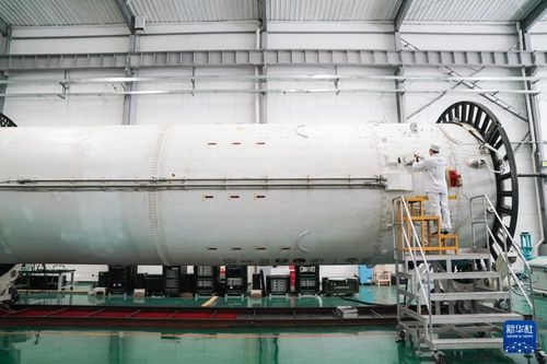 兩會影像直擊 電子科技領(lǐng)域技術(shù)開發(fā)，如何為新質(zhì)生產(chǎn)力注入強(qiáng)勁動能